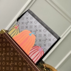 LV Clutch Bags